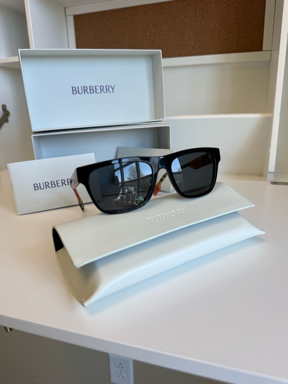 Burberry Sunglasses Unisex - Square Black Frames, Vintage Check Arms, NEW